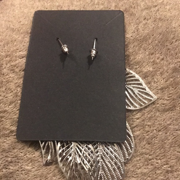 Silver Leaves Earrings. - Picture 4 of 4